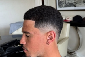 vip 注册-看着挺利索！理发师社媒晒德文-布克的新发型