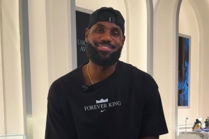 vip 注册-詹姆斯：永不忘自己出身于小城阿克伦 我很自豪能来上海激励人们